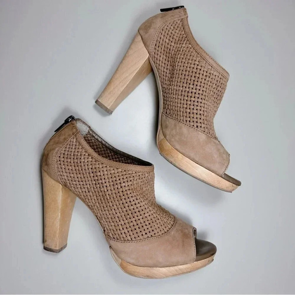 Banana Republic Leather Peep Toe Woven Wooden Heel  Brow Booties - Picture 8 of 13